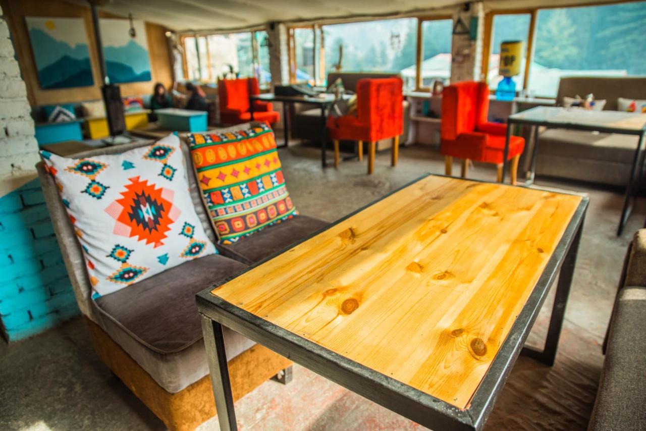Young Monk Hostel & Cafe Old Manali Экстерьер фото