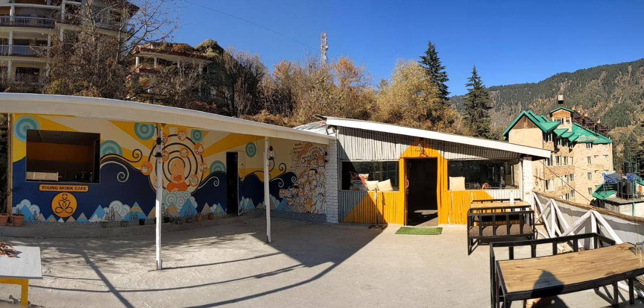 Young Monk Hostel & Cafe Old Manali Экстерьер фото