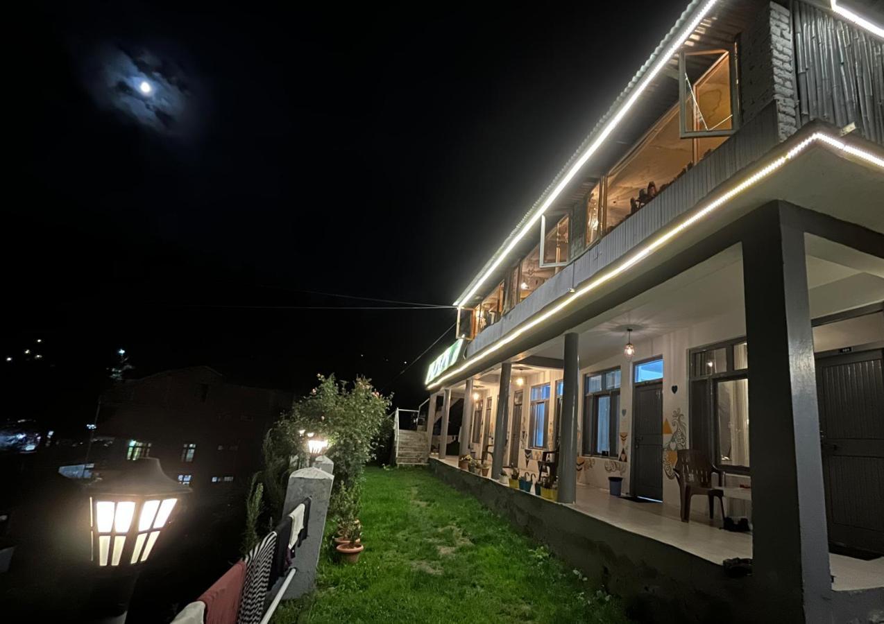 Young Monk Hostel & Cafe Old Manali Экстерьер фото