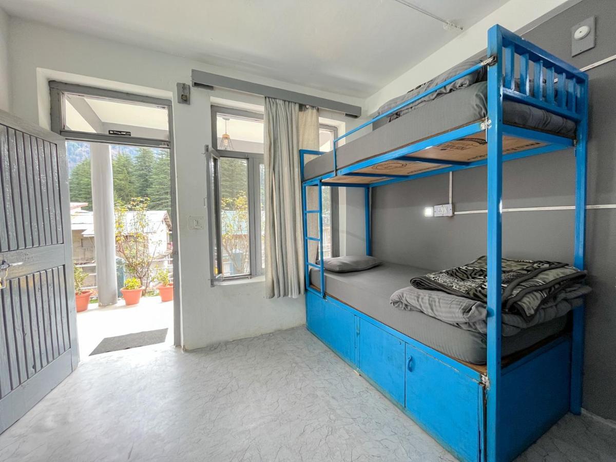 Young Monk Hostel & Cafe Old Manali Экстерьер фото